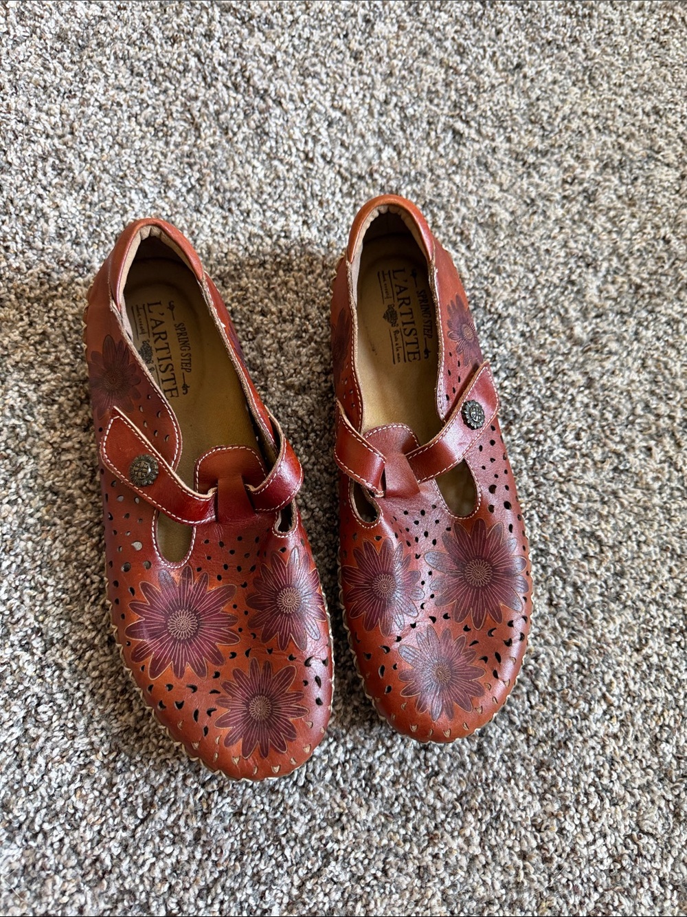 Earthies Artiste Floral Perforated Leather Mary Jane - Brown Size 40 US 9